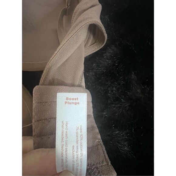 Cacique Lane Bryant Womans Push-Up Bra Boost Plunge UNDERWIRE 38F - Picture 3 of 4